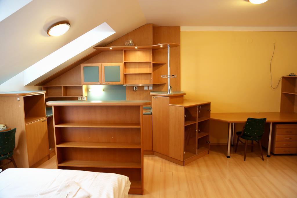 Apartments Kromeriz Ruang foto