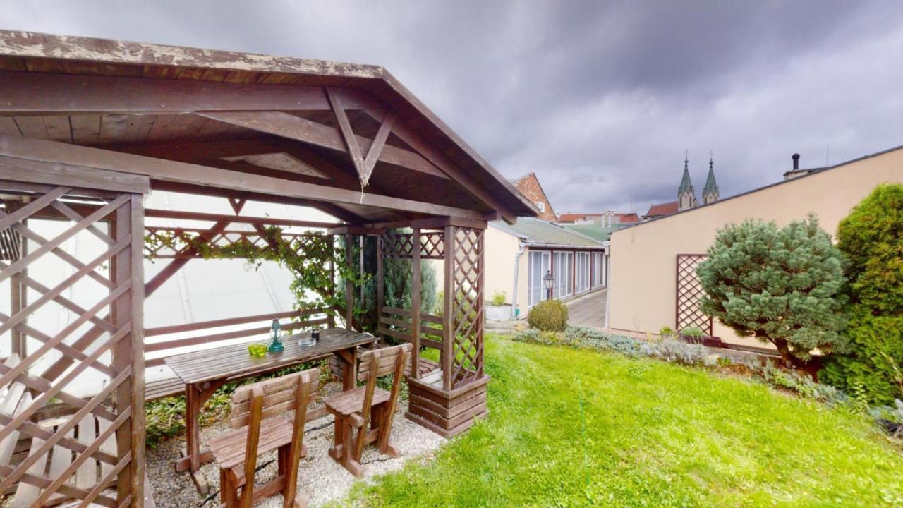 Apartments Kromeriz Bagian luar foto