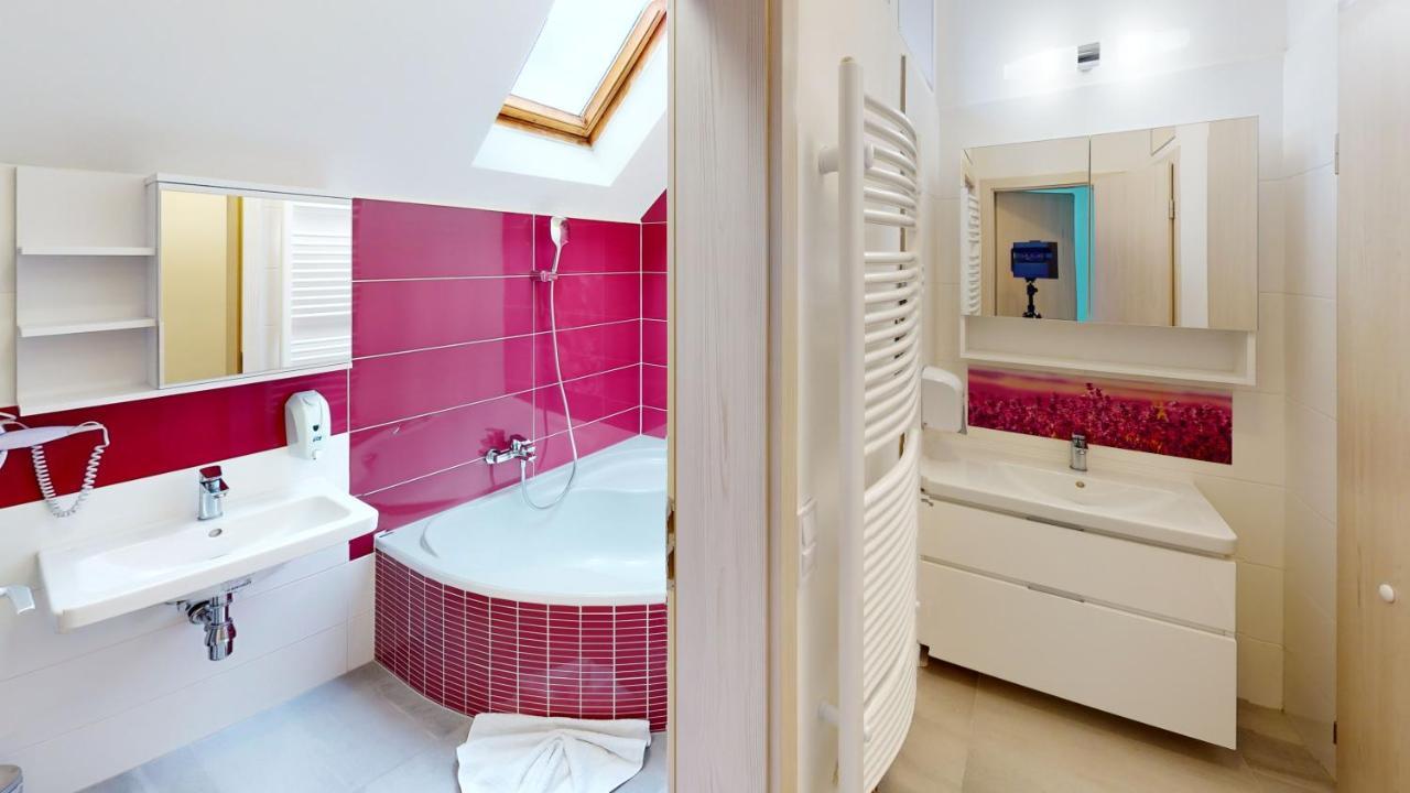 Apartments Kromeriz Bagian luar foto